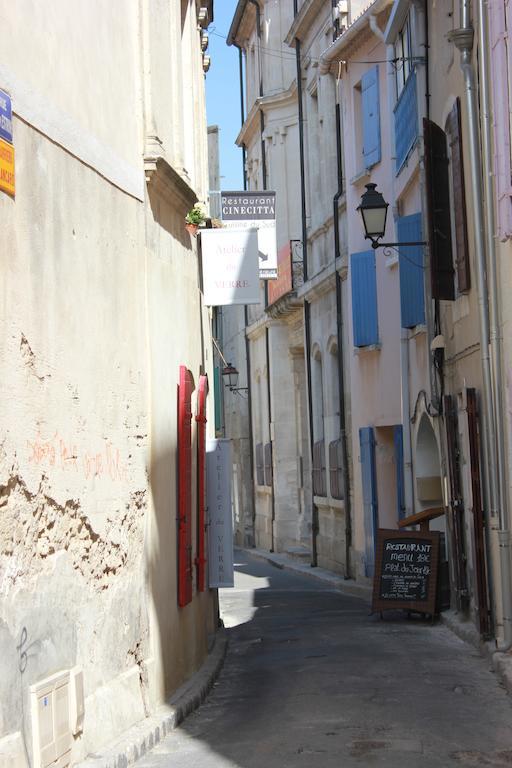 Апарт готель Mas De Valrugues Holifrance Сен-Ремі-де-Прованс Екстер'єр фото